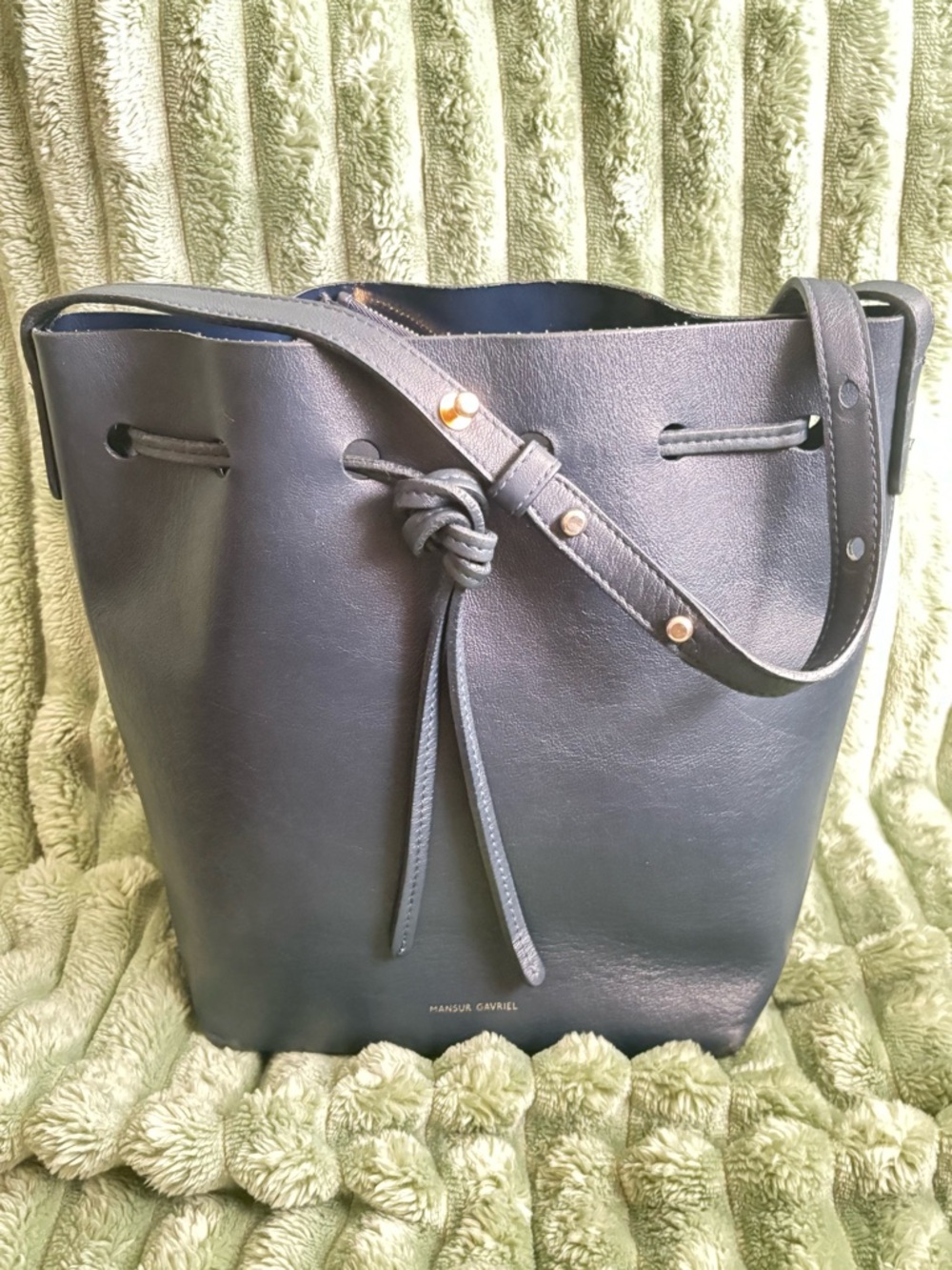 MANSUR GAVRIEL NAVY BLUE LEATHER MINI BUCKET BAG with WALLET - Picture 3 of 14
